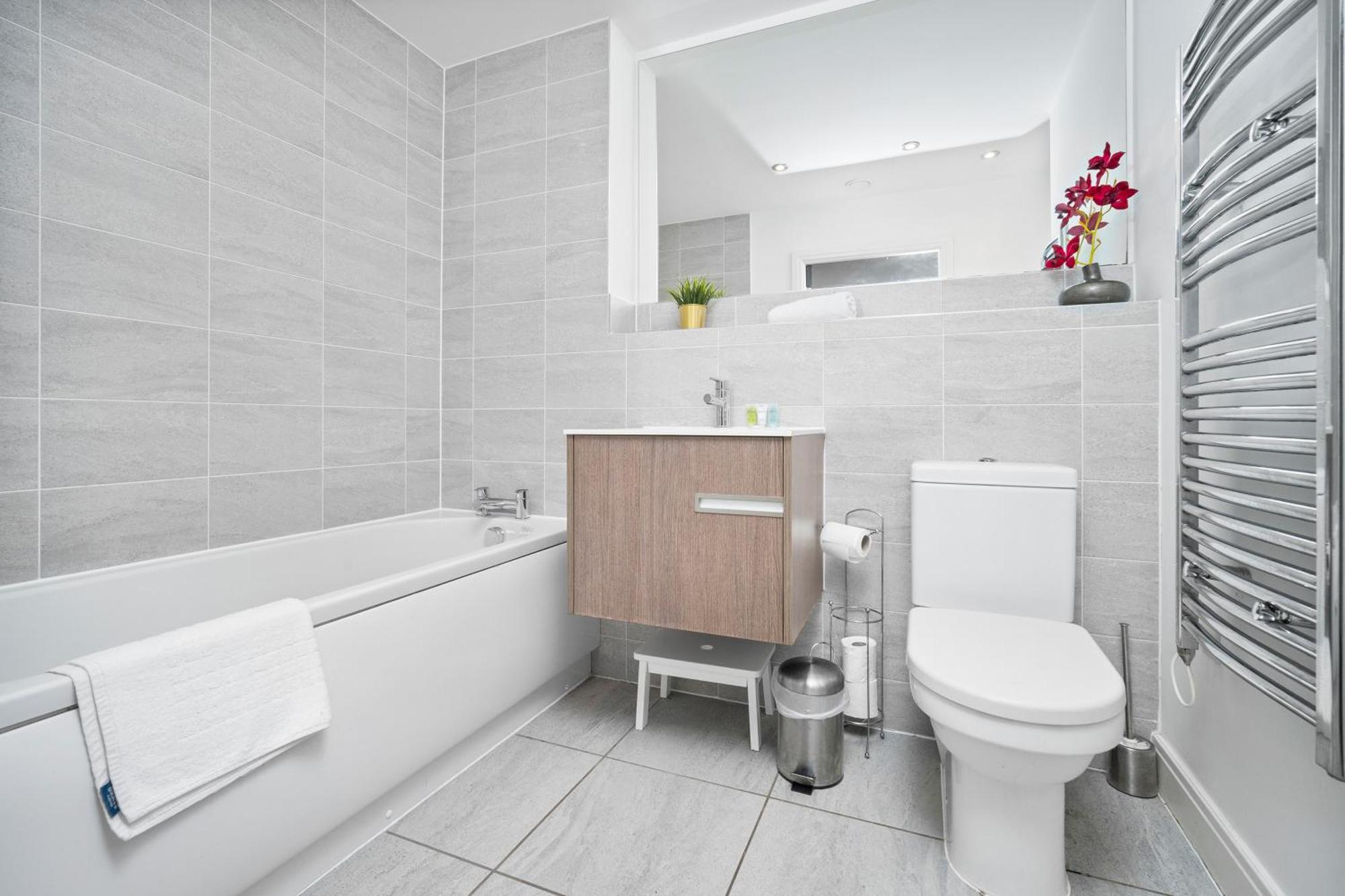 New Luxe Apartment - Secure Parking - Birmingham City Centre - Netflix - Wifi - Top Rated - 54M Eksteriør billede