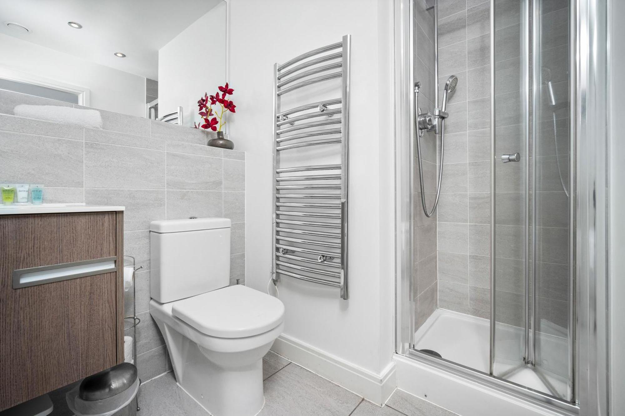 New Luxe Apartment - Secure Parking - Birmingham City Centre - Netflix - Wifi - Top Rated - 54M Eksteriør billede